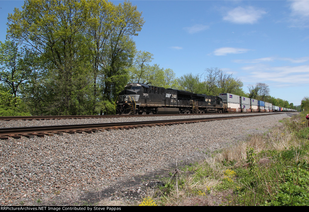 NS 3624 leads a westbound stack train